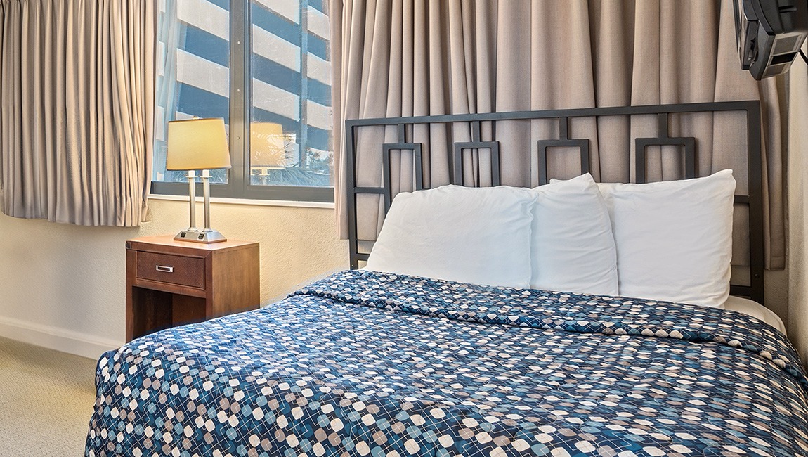 Bedroom with 1 bed